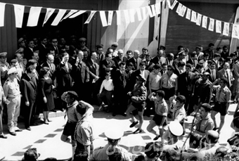 مسيرة الكشاف المسلم أمام  منزل الرئيس رشيد كرامي 14-5-1962 